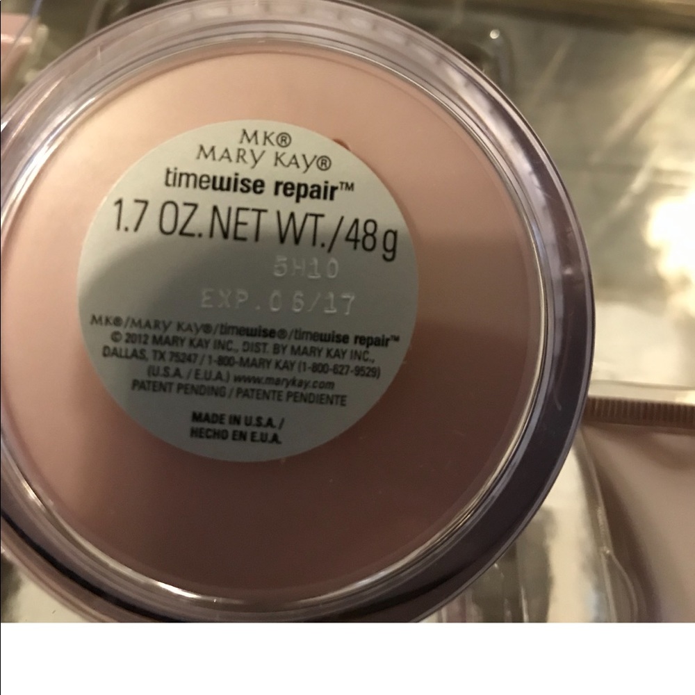 Mary Kay time wise repair kit. Never been used - Picture 4 of 4